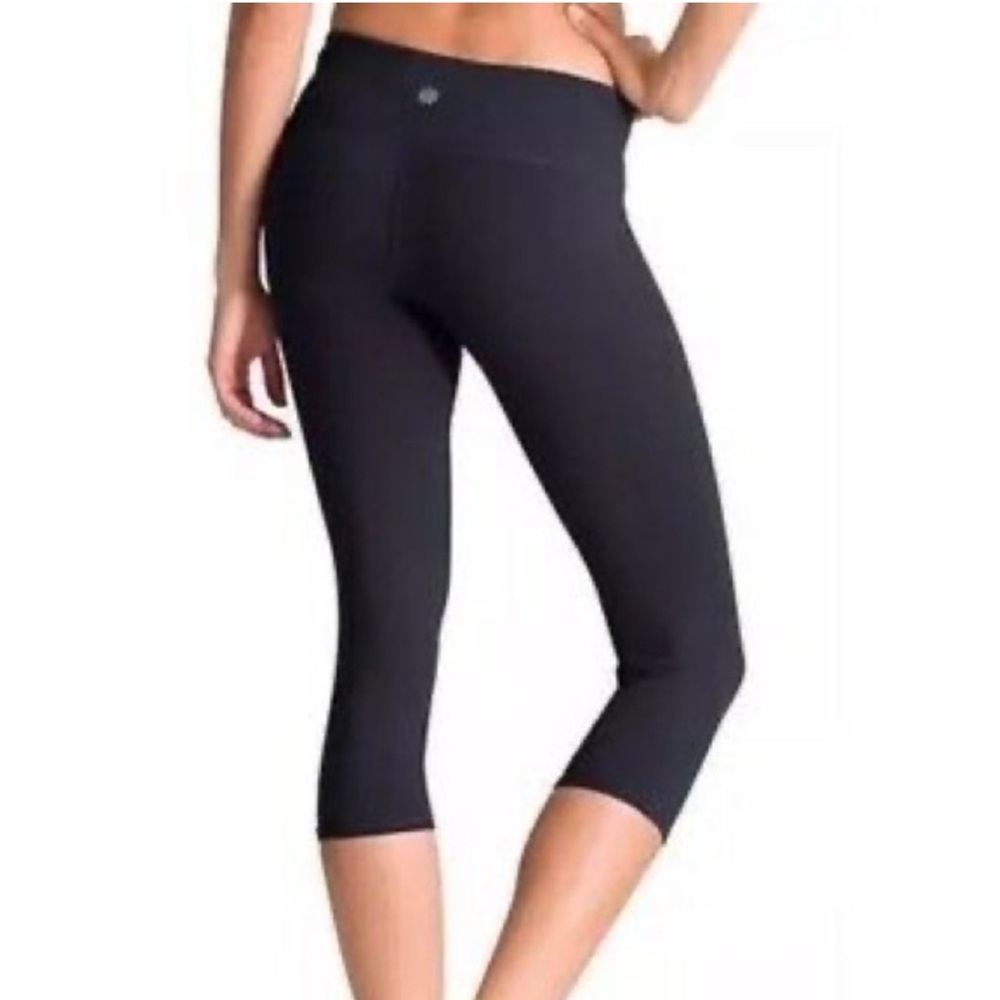 Athleta Black Cropped Leggings